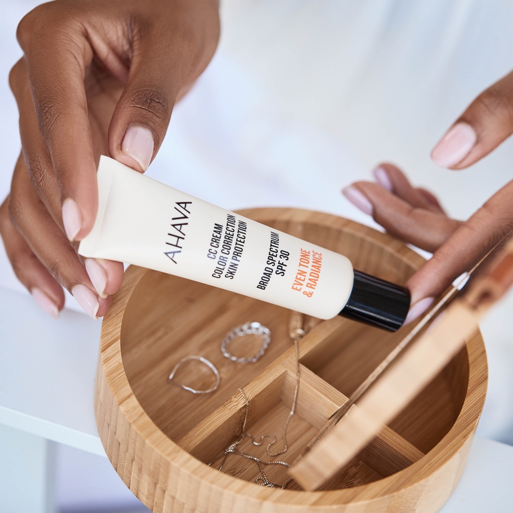 Крем CC для лица AHAVA CC Cream Color Correction тонирующий, с защитой от солнца, 30 мл SPF 30 — фото 4