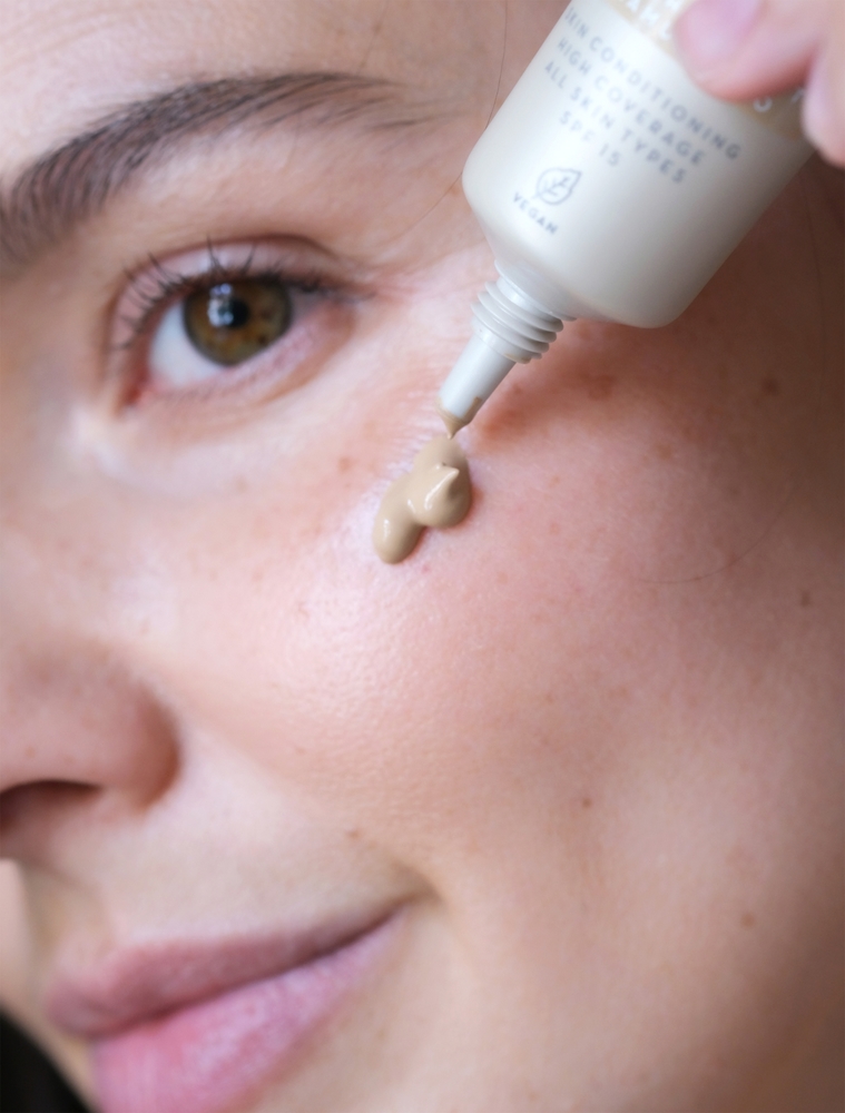 Lumene Blur 16h Longwear langanhaltende Make-up Foundation SPF 15 | NOTINO