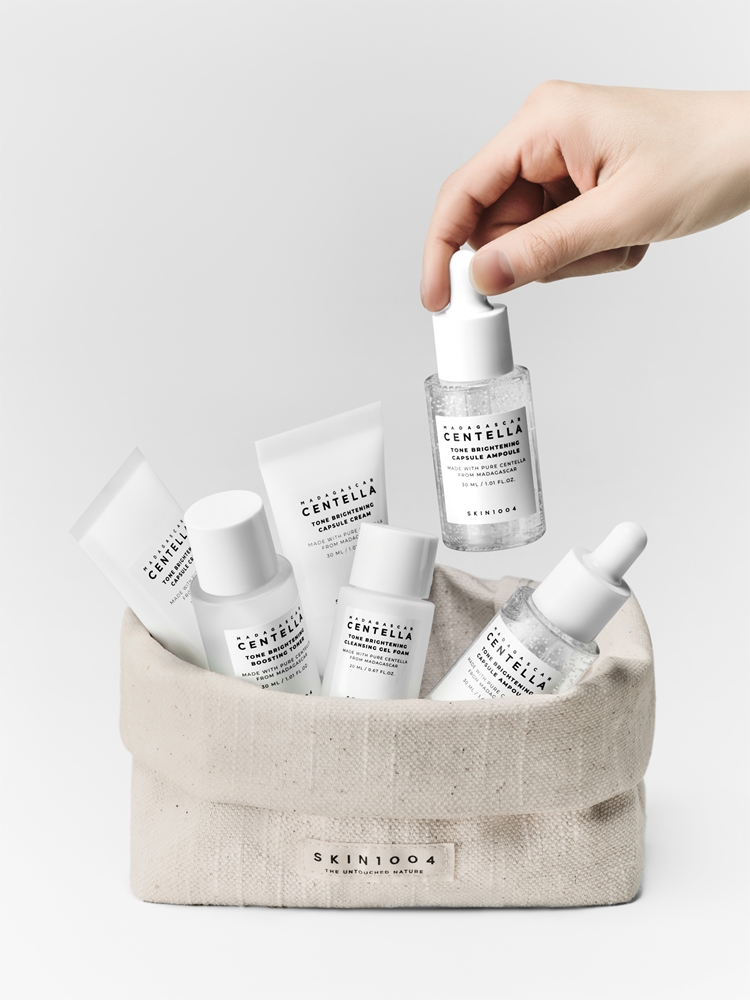 Набор для ухода за лицом SKIN1004 Madagascar Centella Tone Brightening Travel Kit дорожный, для сияния и ровного тона — фото 5
