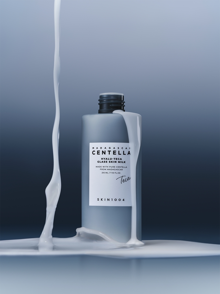 Молочко-тоник для лица SKIN1004 Madagascar Centella Hyalu-Teca Glass Skin Milk увлажняющий, с центеллой, 210 мл — фото 7