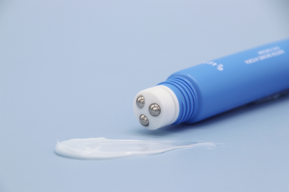 2x Hagebutten Augencreme-Stift – Strafft, Reduziert Schwellungen Und Feine Linien, Je 3g