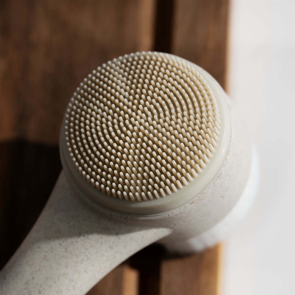 So Eco Facial Cleansing Brush - Двусторонняя щетка для лица с компостируемой ручкой, 1 шт — фото 5