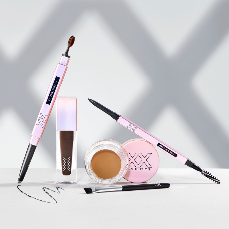 Gel Fixant Sourcils Revolution BROW FIXX - Teinte Medium Brown, 4ml, Effet Tenue Longue