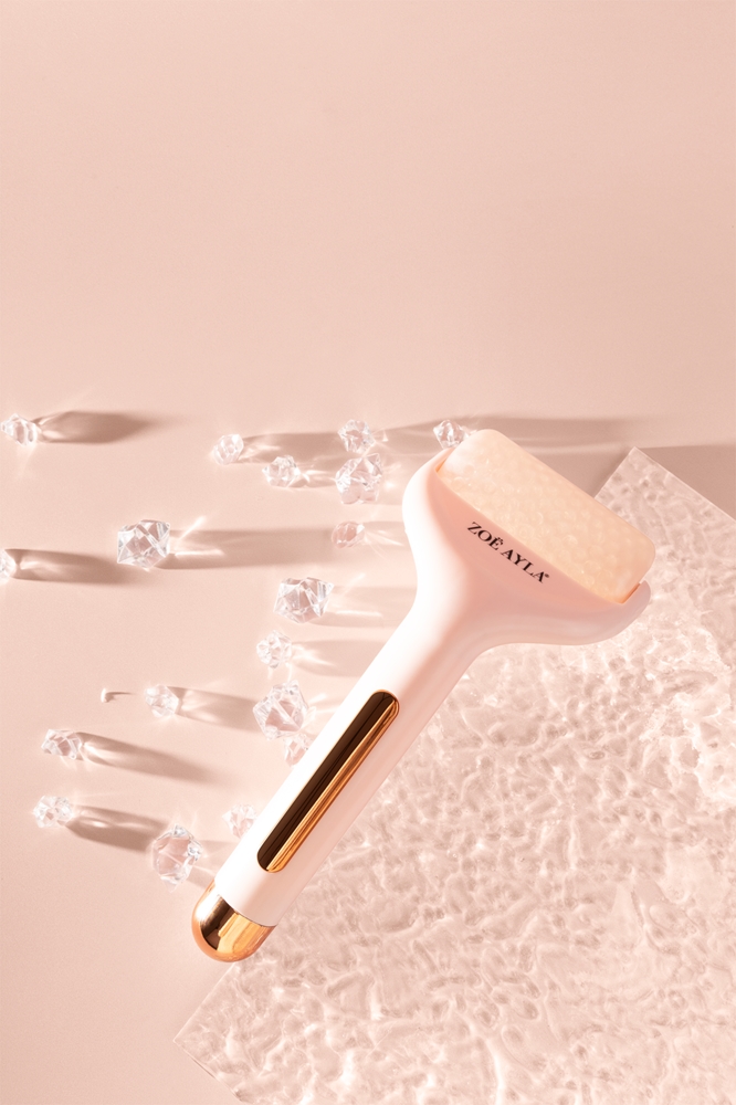 Zoë Ayla Face & Body Ice Roller - Роллер для лица и тела Zoe Ayla Face Body Ice Roller гелевый охлаждающий, против отёков и тёмных кругов, 1 шт — фото 6