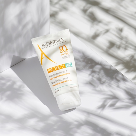 A-Derma Protect AC Mattifying Fluid zmatňujúci pleťový fluid SPF 50+