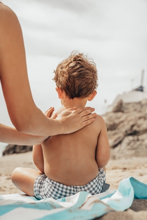A-Derma Protect Kids Children Invisible Spray ochranné opaľovacie mlieko v spreji pre deti