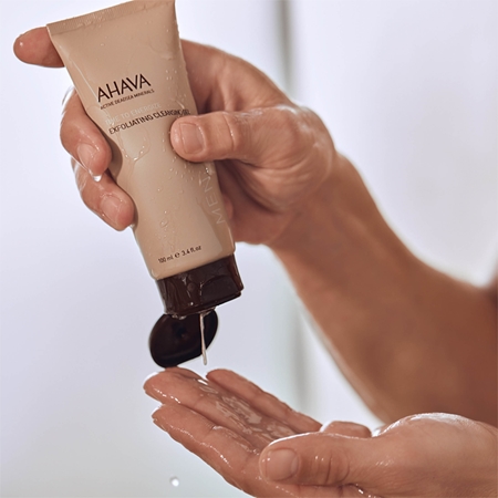 AHAVA Time To Energize Men peelingový čisticí gel