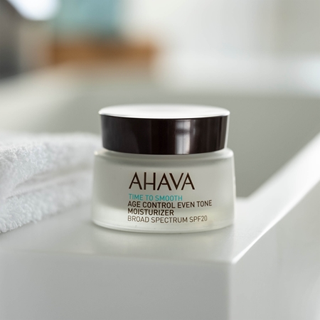 AHAVA Time To Smooth brightening moisturising cream SPF 20