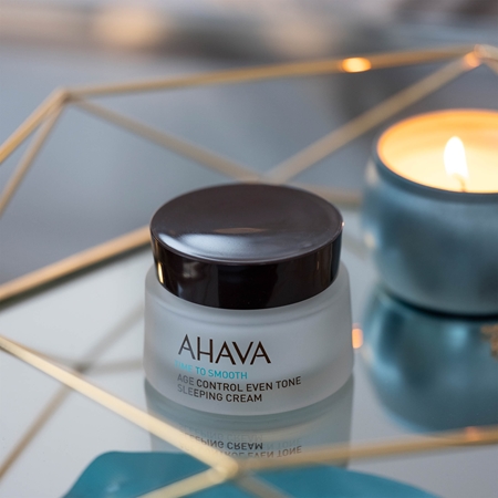 AHAVA Time To Smooth Valgustpeegeldav öökreem naha esimeste vananemismärkide vastu