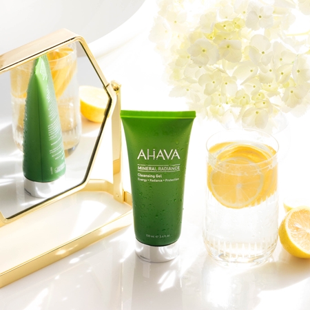 AHAVA Mineral Radiance ревитализиращ почистващ гел