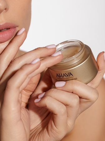 AHAVA Youth Boosters Osmoter™ τζελ κρέμα για λαμπρότητα και λείανση επιδερμίδας