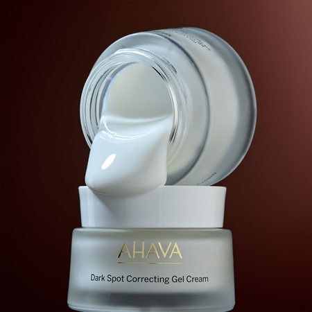 AHAVA Even Tone τζελ κρέμα για ενοποίηση τόνου της απόχρωσης δέρματος