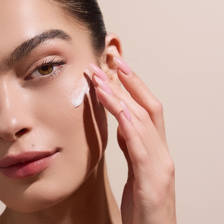 AHAVA Even Tone τζελ κρέμα για ενοποίηση τόνου της απόχρωσης δέρματος