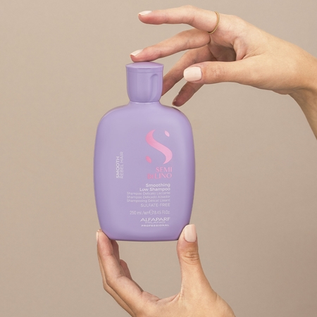 Alfaparf Milano Semi di Lino Smooth kisimító sampon a rakoncátlan és töredezett hajra