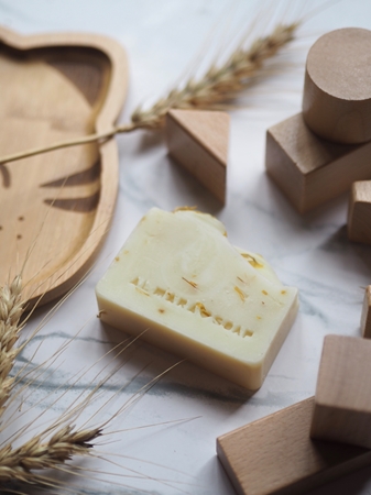 Almara Soap Natural Baby luonnollinen palasaippua lapsille