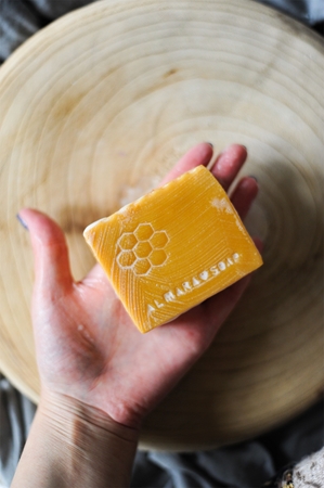Almara Soap Fancy Honey Flower sãpun lucrat manual