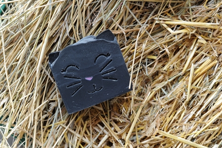 Almara Soap My Happy Cat savon fait à la main arôme pêche