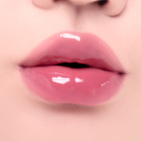 AMUSE Jel-Fit Gloss drėkinamasis lūpų blizgesys pasižymintis didėjančiu poveikiu