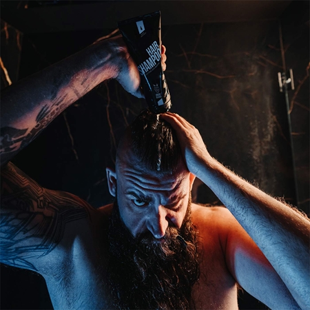 Angry Beards Urban Twofinger Shampoo erfrischendes Shampoo für die Haare und den Bart