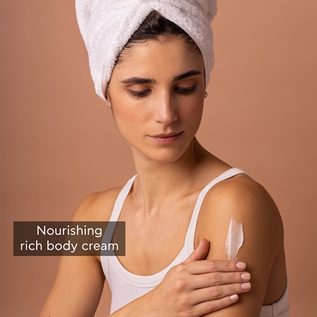Apivita Royal Honey Rich Body Cream moisturising body cream