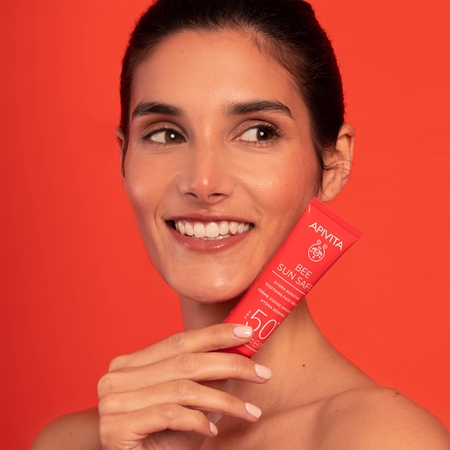 Apivita Bee Sun Safe Hydra Sensitive Soothing Face Cream SPF50+ upokojujúci a hydratačný krém SPF 50+
