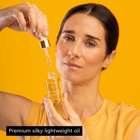 Apivita Beessential Oils Strengthening & Hydrating Day Oil posvetlitveno dnevno olje za intenzivno hidracijo