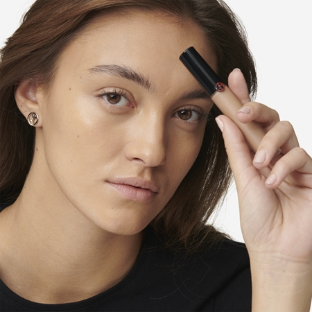 Armani Power Fabric+ Concealer Kauapüsiv peitekreem
