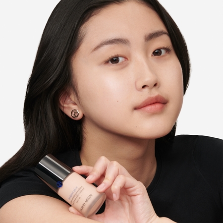 Armani Designer Glow Foundation verjongend en verhelderend masker SPF 15