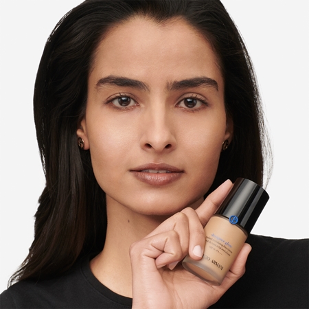Armani Designer Glow Foundation maquillaje rejuvenecedor e iluminador SPF 15