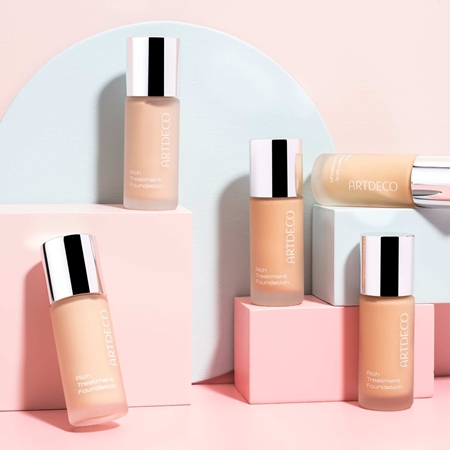 ARTDECO Rich Treatment Foundation posvetlitveni kremasti tekoči puder