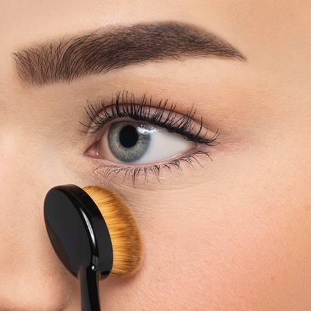 ARTDECO Brush Premium čopič za nanos tekočih in pudrastih izdelkov