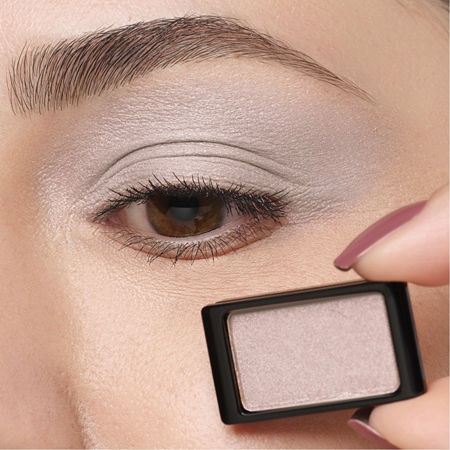 ARTDECO Eyeshadow Pearl senčila za oči za vlaganje v paleto z bisernim sijajem