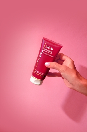 Arval Antimacula Brightening Cleanser & Scrub Cleansing Scrub Cream with a brightening effect