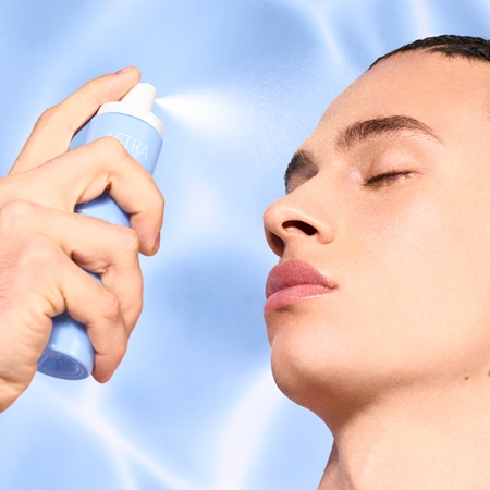 Astra Make-up Face Mist Revitalizing Moisturizing Spray Moisturizing Mist with revitalising effect