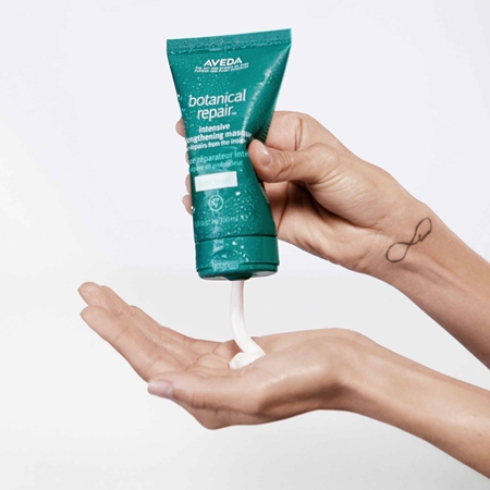 Aveda Botanical Repair™ Intensive Strengthening Masque Light máscara cremosa suave para cabelo saudável e bonito
