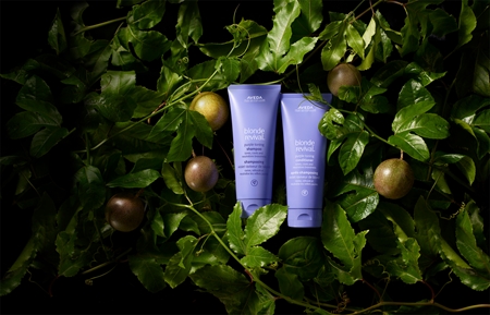 Aveda Blonde Revival™ Purple Toning Shampoo champô com tom violeta
