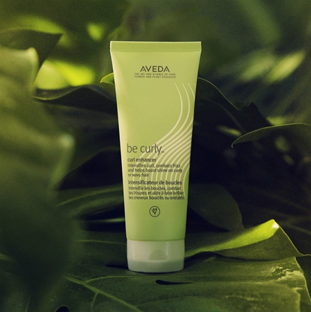 Aveda Be Curly™ Enhancer στάιλινγκ κρέμα για ορισμό των κυμάτων