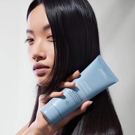 Aveda Smooth Infusion™ Anti-Frizz Conditioner balsamo lisciante per capelli crespi e indisciplinati