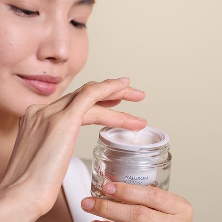 Avène Hyaluron Activ B3 Renewal Firming Aqua Cream-in-Gel hydratační gel krém pro obnovu kožní bariéry