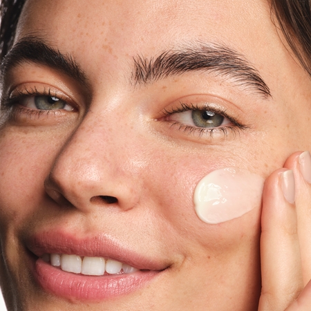 Avon Anew Kortsudevastane seerum retinooliga