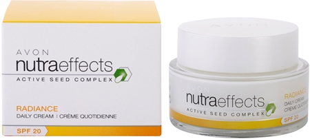 Avon Nutra Effects Radiance rozjaśniający krem na dzień SPF 20