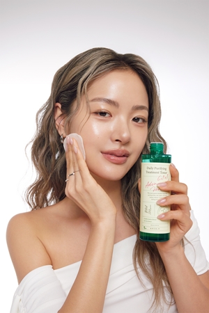 AXIS-Y 6+1+1 Advanced Formula Daily Purifying Treatment Toner Deep-Cleansing Toner with soothing effect