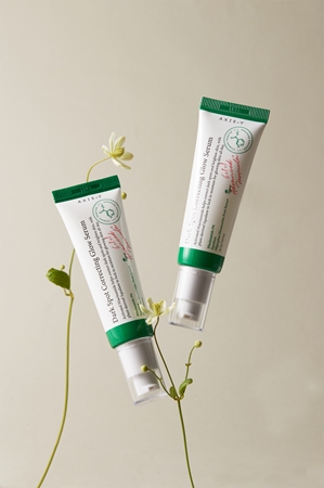 AXIS-Y 6+1+1 Advanced Formula Dark Spot Correcting Glow Serum Regenererende og lysnende serum Til hud med hyperpigmentering