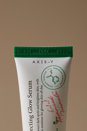 AXIS-Y 6+1+1 Advanced Formula Dark Spot Correcting Glow Serum Regenererende og lysnende serum Til hud med hyperpigmentering