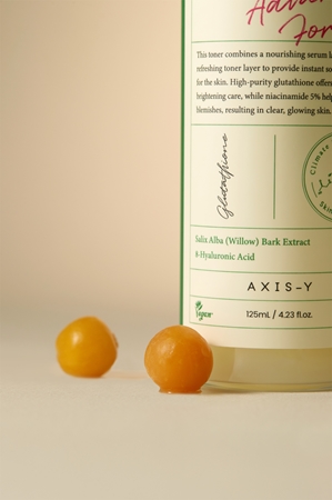 AXIS-Y 6+1+1 Advanced Formula Dark Spot Correcting Glow Toner lotion tonique illuminatrice pour peaux hyperpigmentées