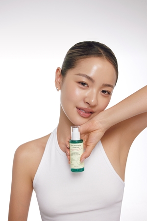 AXIS-Y 6+1+1 Advanced Formula PHA Resurfacing Glow Peel Exfoliating Face Cleanser with a brightening effect