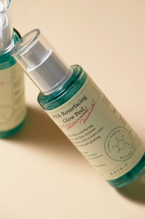 AXIS-Y 6+1+1 Advanced Formula PHA Resurfacing Glow Peel Exfoliating Face Cleanser with a brightening effect