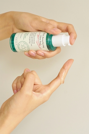 AXIS-Y 6+1+1 Advanced Formula PHA Resurfacing Glow Peel Exfoliating Face Cleanser with a brightening effect