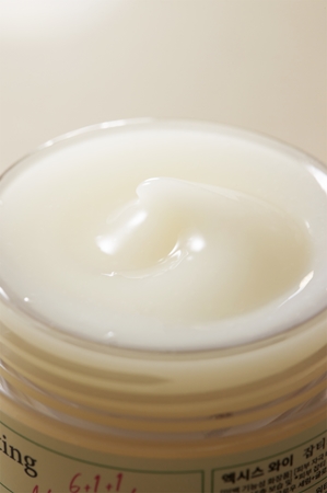 AXIS-Y 6+1+1 Advanced Formula Dark Spot Correcting Glow Cream Moisturizing Gel Cream for skin with hyperpigmentation