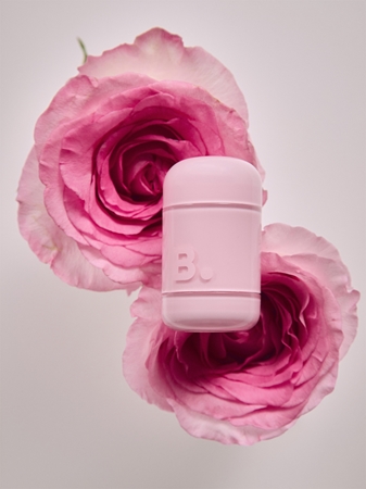Banila Co. Romantic Blush produit multifonctionnel lèvres et visage pour un look parfait